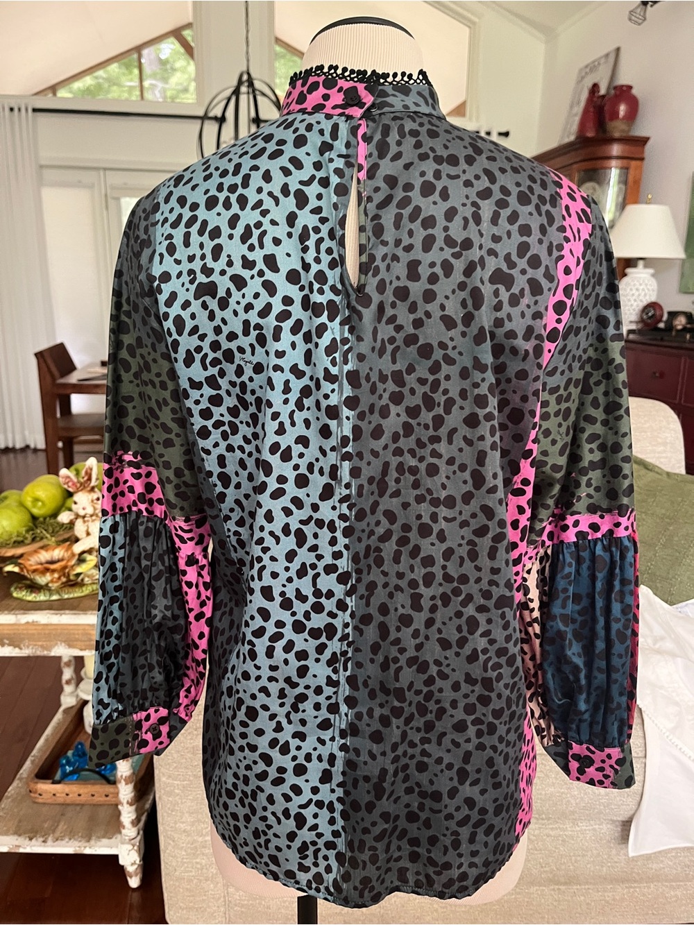VILAGALLO Lola Shirt in Pongo Print Mock Neck Blouse Multi Color Long Sleeves 42 - Picture 5 of 5